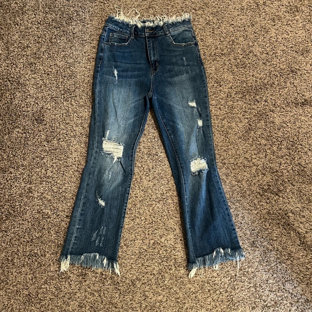 Risen Frayed Jeans with Distressed Details and Frayed Waist/Hem